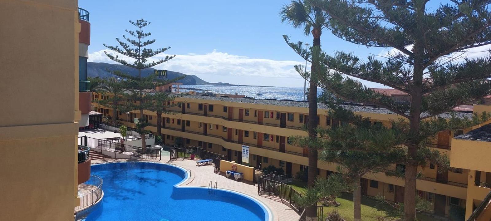 Firstline Apartment Los Cristianos Arona  Exterior foto